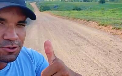 Morador grava vídeo e parabeniza gestão do prefeito Galego pela qualidade de obra em estrada que liga povoados