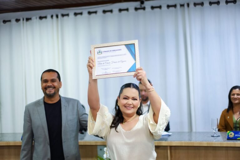 Dra. Rita Aguiar recebe título de cidadã riachãoense, honraria que reconhece sua trajetória de dedicação, serviços prestados e amor por Riachão do Dantas